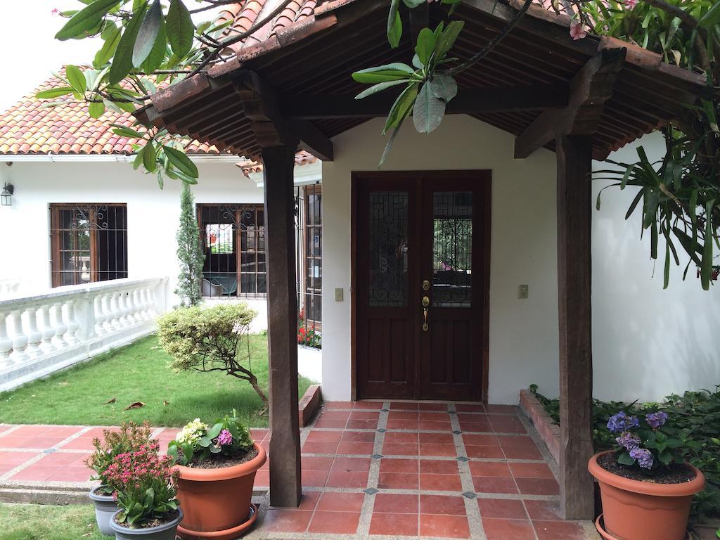 גוויאקיל Iguanazu Bed & Breakfast מראה חיצוני תמונה
